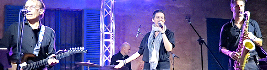 Deluxe Partyband Mallorca - Die Liveband Mallorcas für Hochzeit, Party und Event. Deluxe Partyband Mallorca - Die Liveband Mallorcas für Hochzeit, Party und Event.